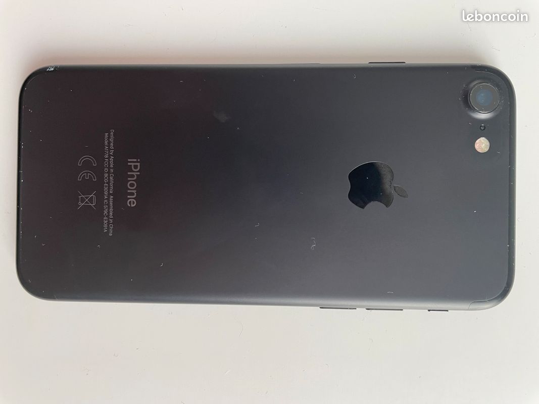 IPhone 7 noir 32 go (image 2)