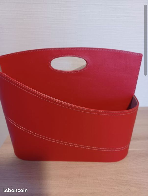 Porte revues cuir rouge (image 1)