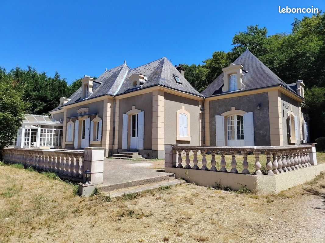 Maison 10 pièces 200 m² · à Cour-Cheverny · 200 m² · 546 000 €