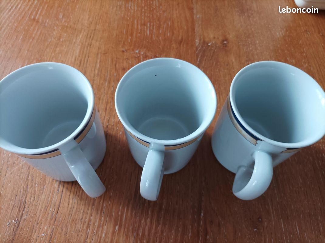 3 mugs (image 4)
