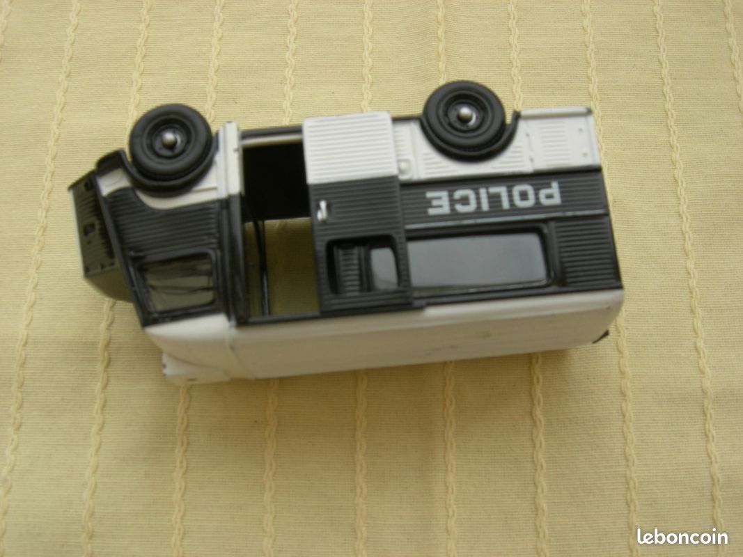 Véhicule Citroën Type H Norev Police miniature (image 6)