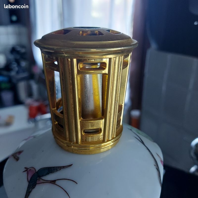 LAMPE BERGER EN PORCELAINE DE LIMOGES FRANCE signé GIRAUD EUR 28,00