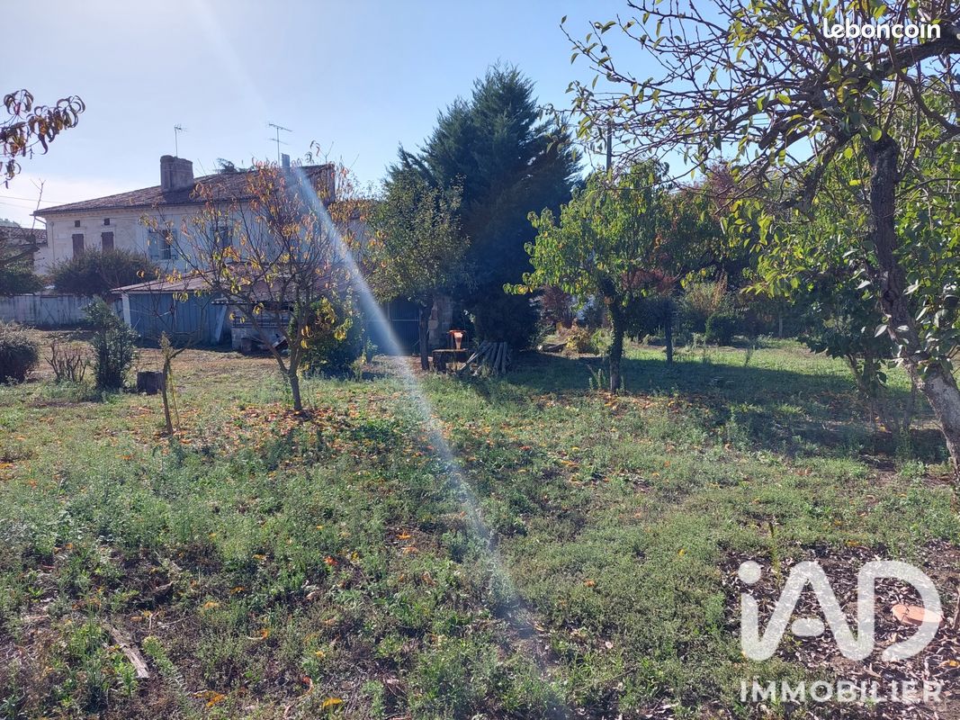 Maison 5 pièces 127 m² · à Saint-Seurin-de-Prats · 127 m² · 90 000 €