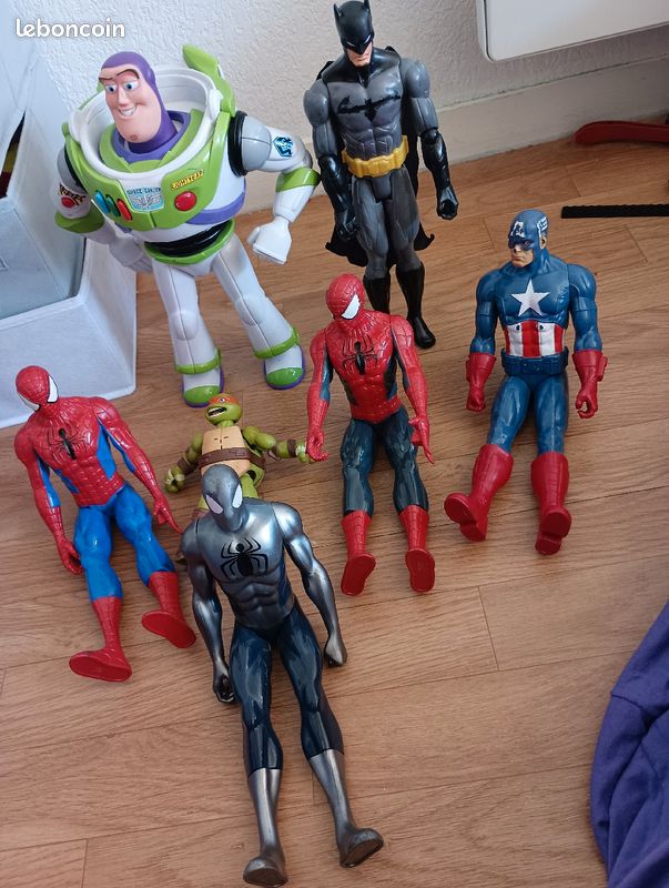 Figurines (image 1)