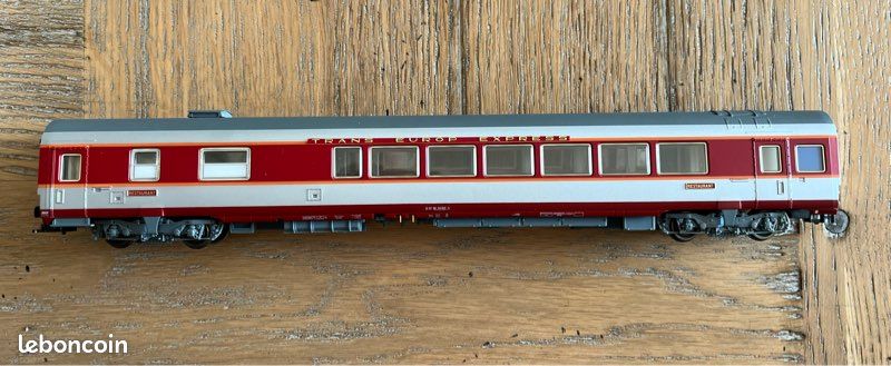 LS MODELS VOITURE voyageurs 2ième classe CORAIL+ 40125-2 NEUF et RARE EUR 100,00 - FR