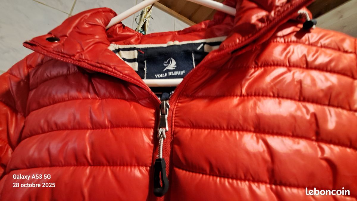 Doudoune rouge Voile Bleue Vêtements