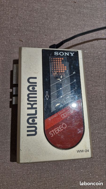 Walkman Sony WM-24 – Vintage – Fonctionnel Avec Boîte Et Notice