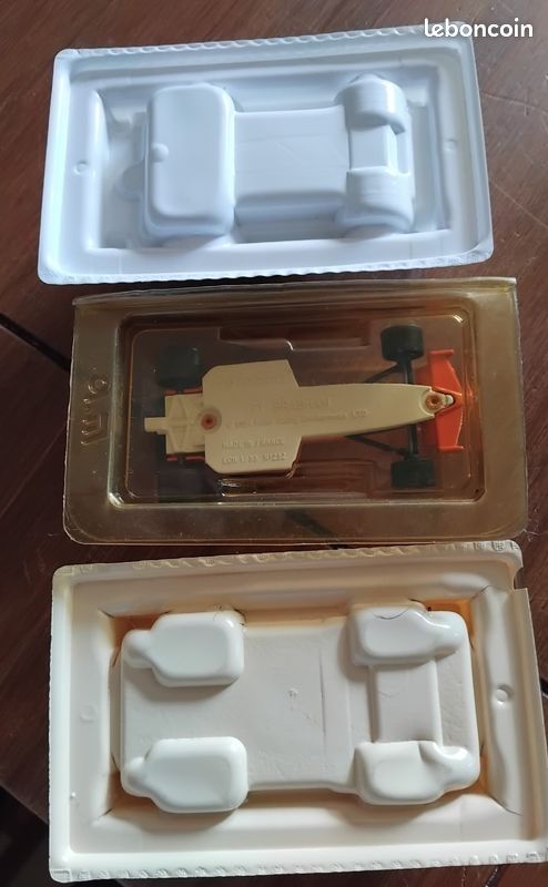 ANCIENNE LAMPE DE poche tôle varta / rouge / testé ok / 11cm EUR 9,90 - FR