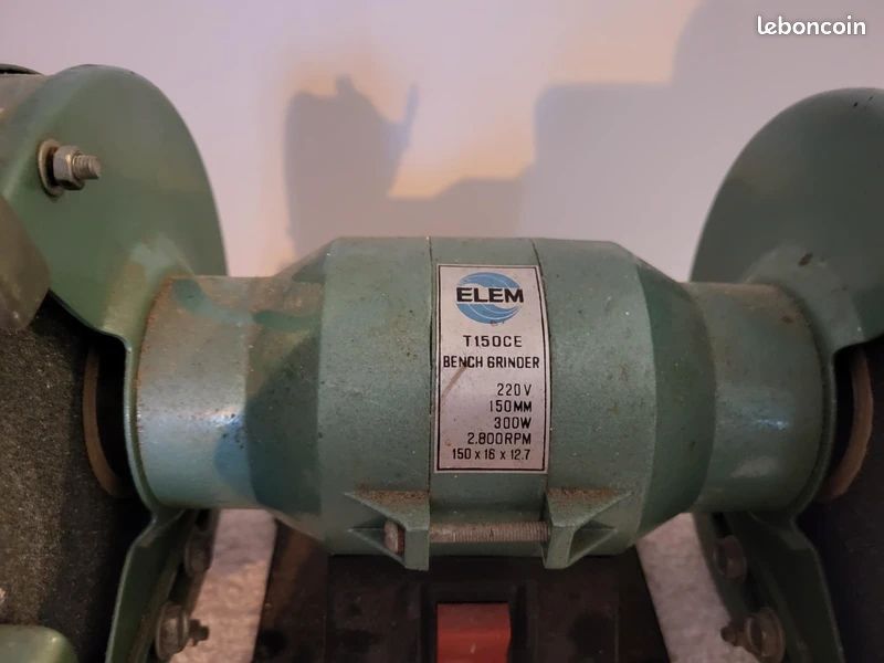 Touret à meuler ELEM T150CE 300W – meules 150 mm – très bon état (image 3)
