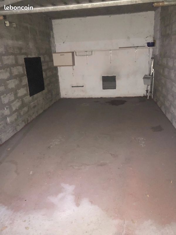 Parking 1 pièce 15 m² · à Lyon · 15 m² · 38 500 €