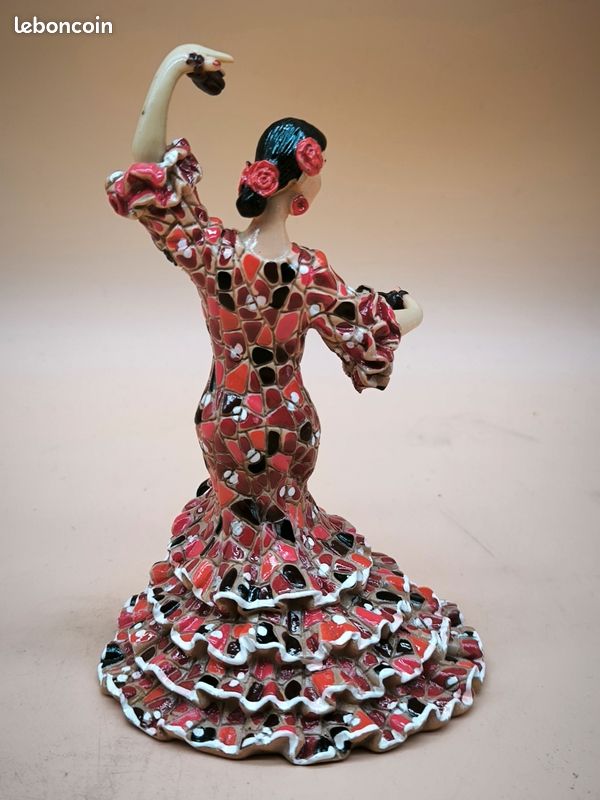 FIGURINE PAPO 2010 DANSEUSE DE FLAMENCO 38818 (manque éventail) +/- 9 FIGURINE PAPO 2010 DANSEUSE DE FLAMENCO 38818 (manque éventail) +/- 9