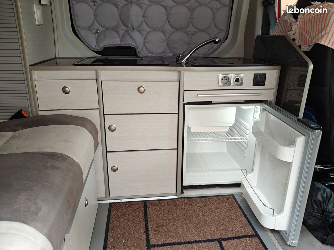 Van aménagé Renault Trafic L2H1 - 4 places - boîte auto (image 20)