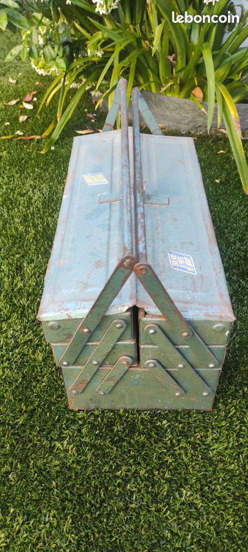 Caisse à outils métallique (image 2)