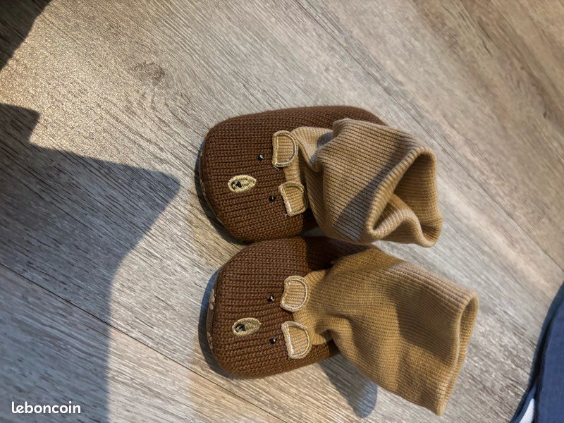 Chausson bébé 6/9 mois (image 1)
