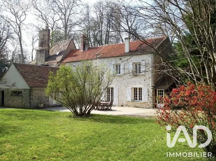 Maison 12 pièces 421 m² · à Rubelles · 421 m² · 895 000 €