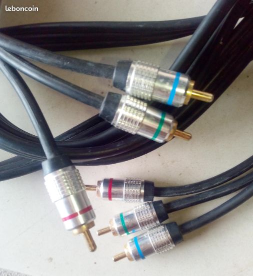 Cables audios + connecteurs informatiques (image 1)