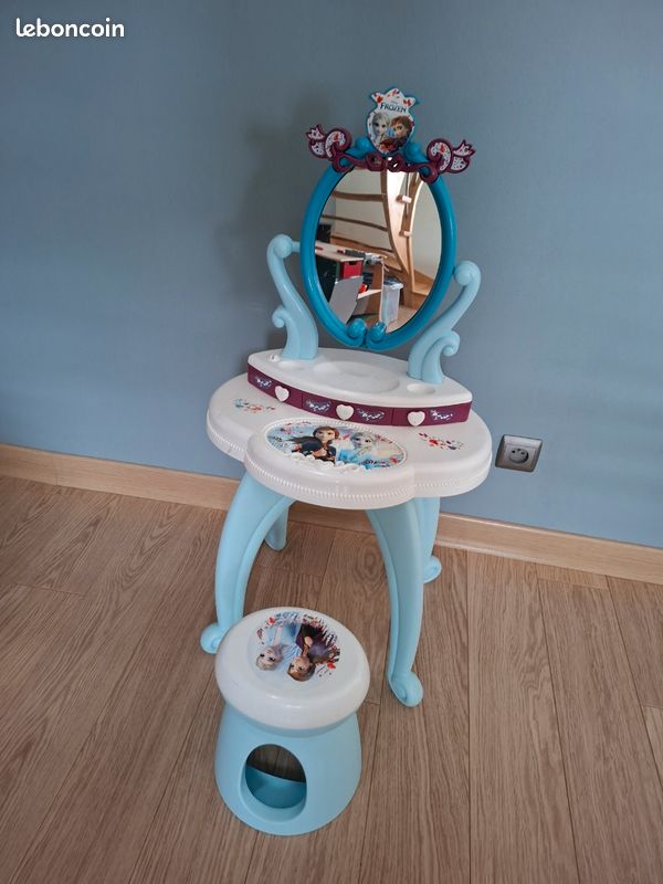 Coiffeuse reine des neige (image 1)