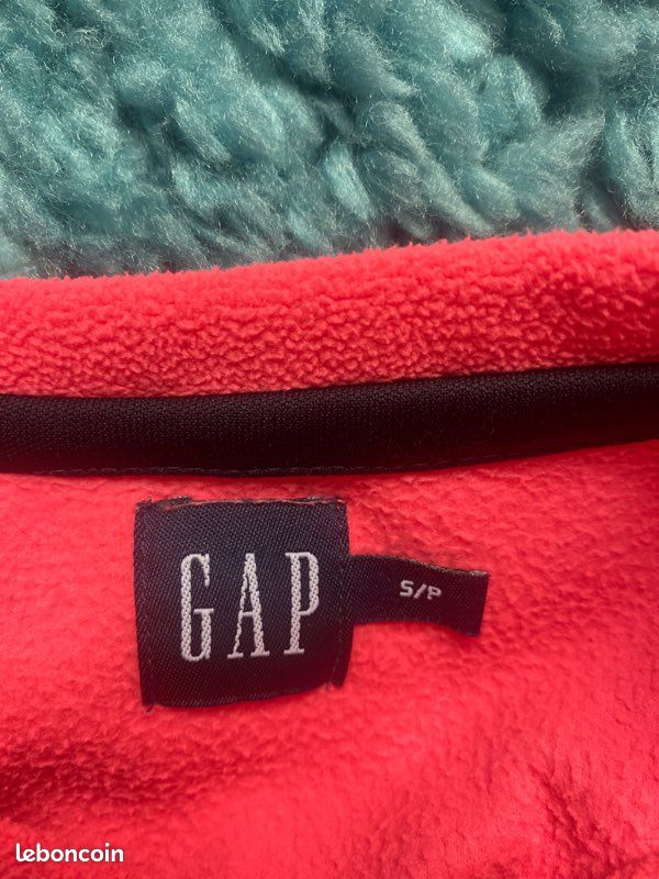 Pull polaire rose fluo Gap en Small (image 3)