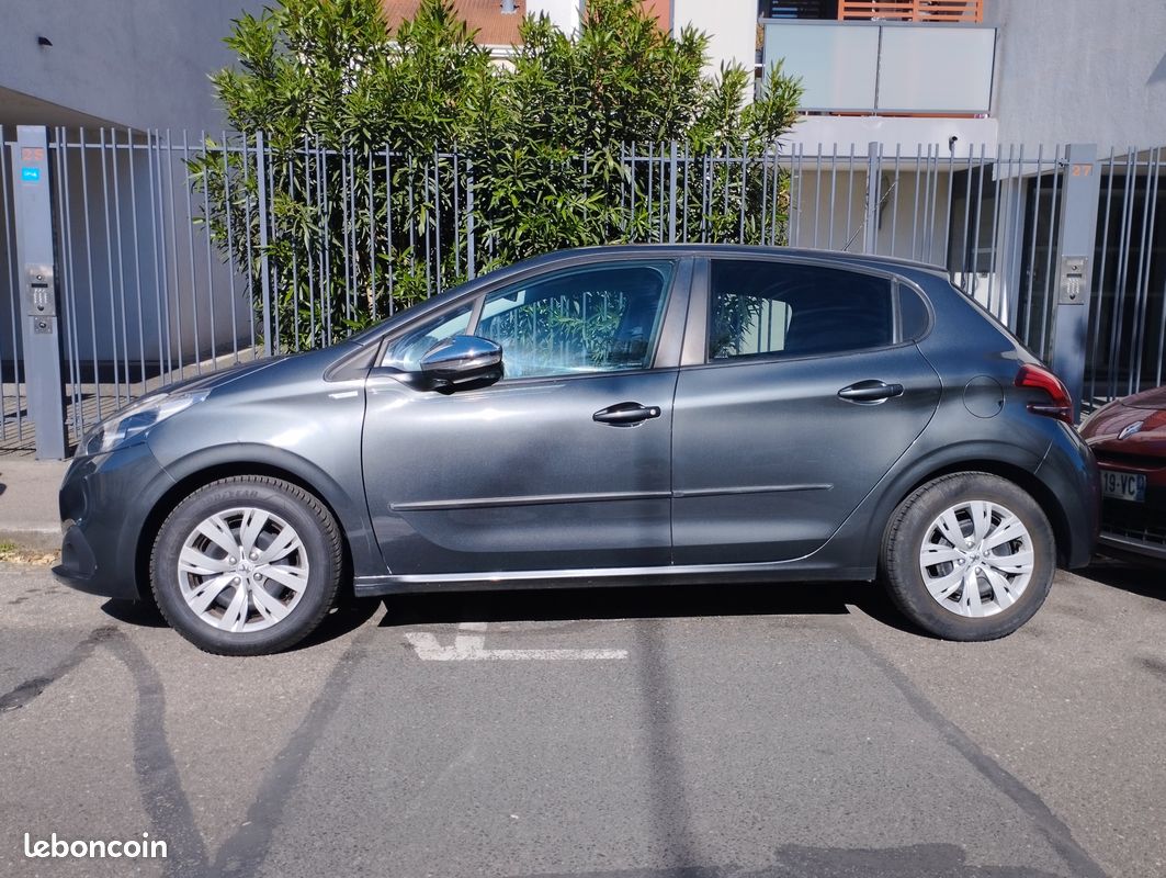Peugeot 208 1.2 VTi 82 - 38000 km - 2016 - Essence (image 5)
