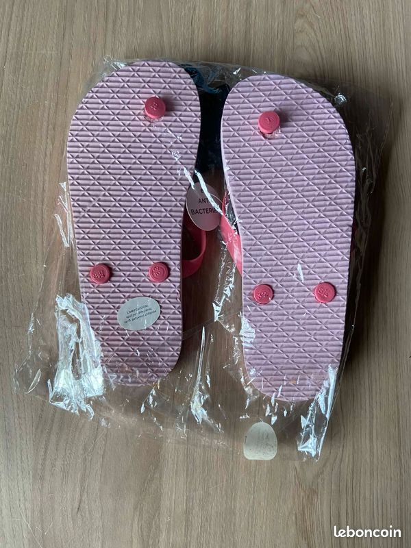 Tong Lee Cooper taille 40 neuves - Chaussures