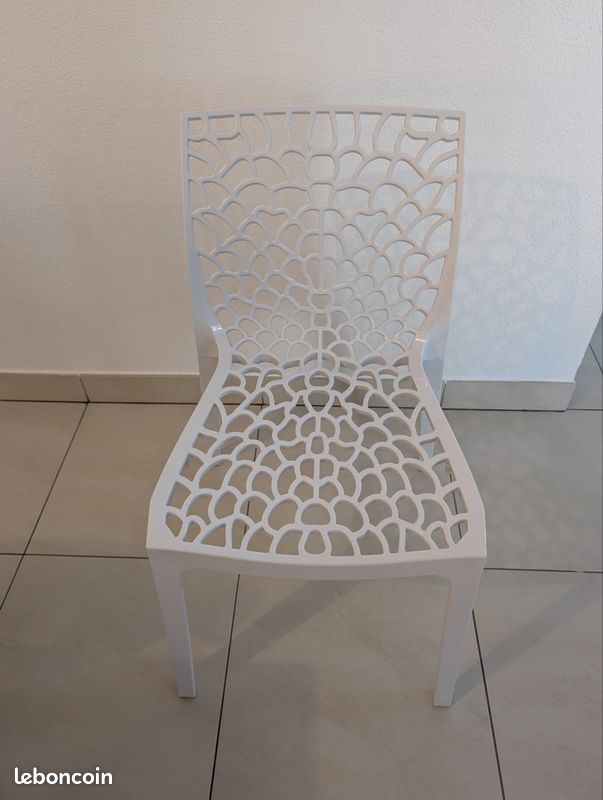 Chaise excellent état (image 4)