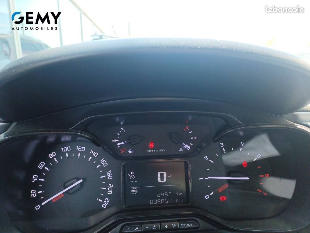 CITROEN C3 PureTech 83 ch BVM5 You (image 16)