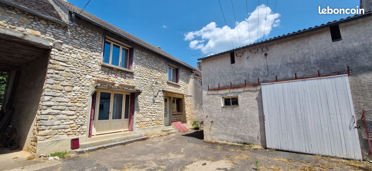 Maison 6 pièces 105 m² · à Tousson · 105 m² · 231 000 €