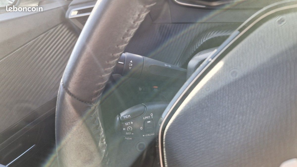 Peugeot 2008 PURETECH 100 ACTIVE PACK (image 14)
