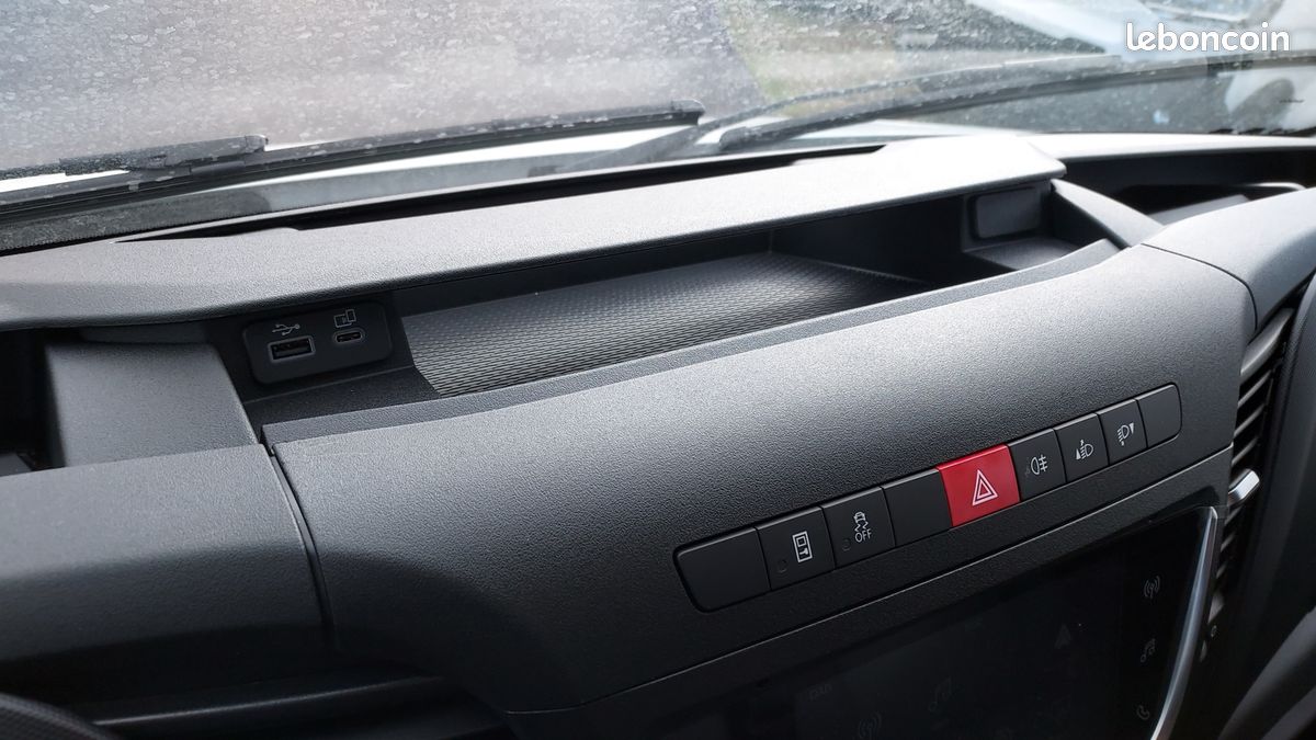 Iveco DAILY BENNE ALU JPM 6 PLACES 35C16H 3.0 DOUBLE CABINE +COFFRE (image 16)