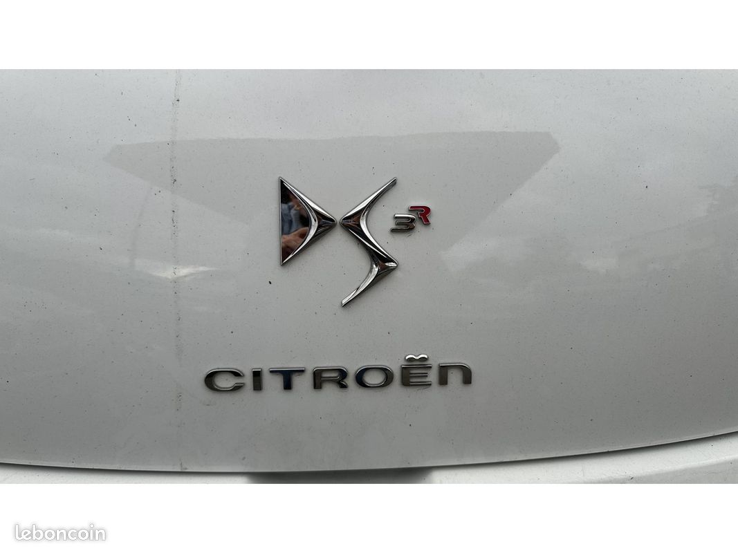 DS DS 3 1.6 THP 16V - 202 BERLINE Racing S. Loeb PHASE 1 (image 18)