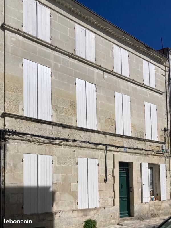Maison 10 pièces 271 m² · à Saintes · 271 m² · 397 500 €