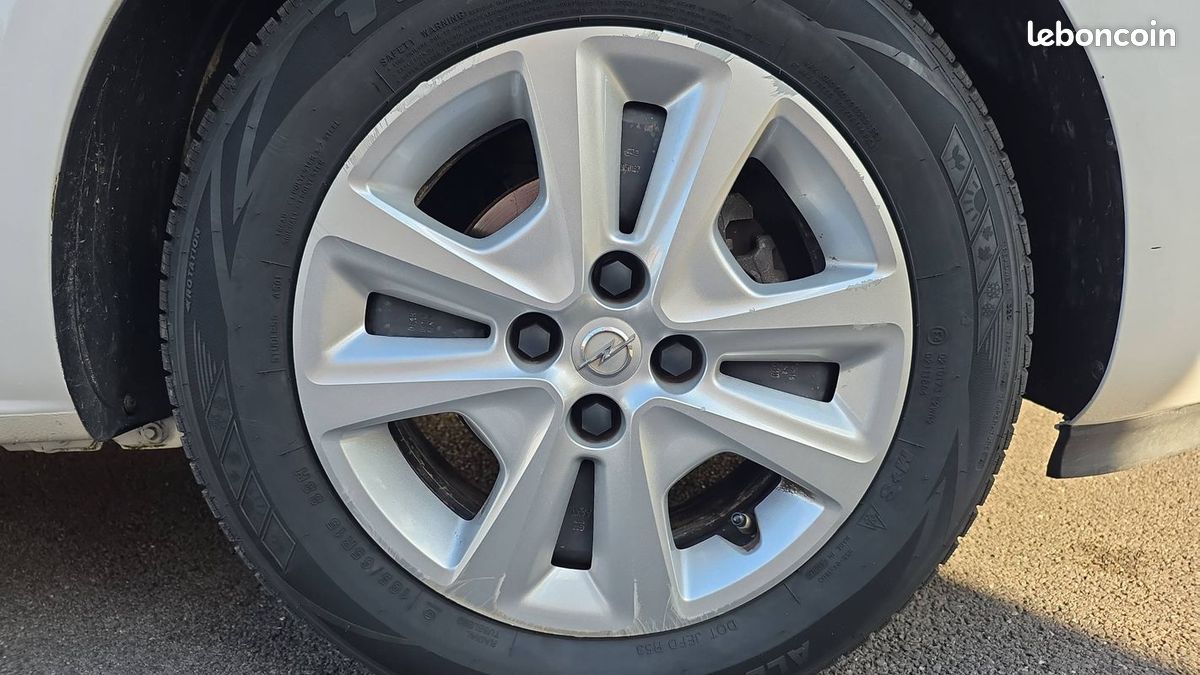 Opel Corsa 1.4 90 Edition (image 17)