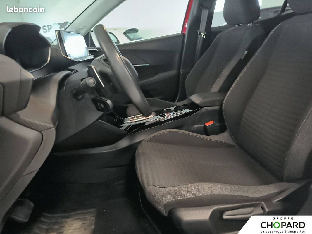 PEUGEOT 2008 PureTech 130 S&S EAT8 Style (image 22)