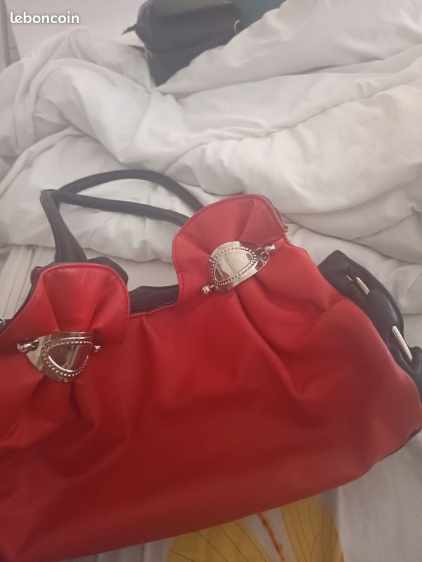 A vendre sac a main rouge (image 2)