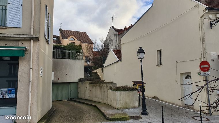 https://img.leboncoin.fr/api/v1/lbcpb1/images/49/ab/94/49ab94cd2c2ad92e186acb9f39247d1b7fc38f6e.jpg?rule=ad-image