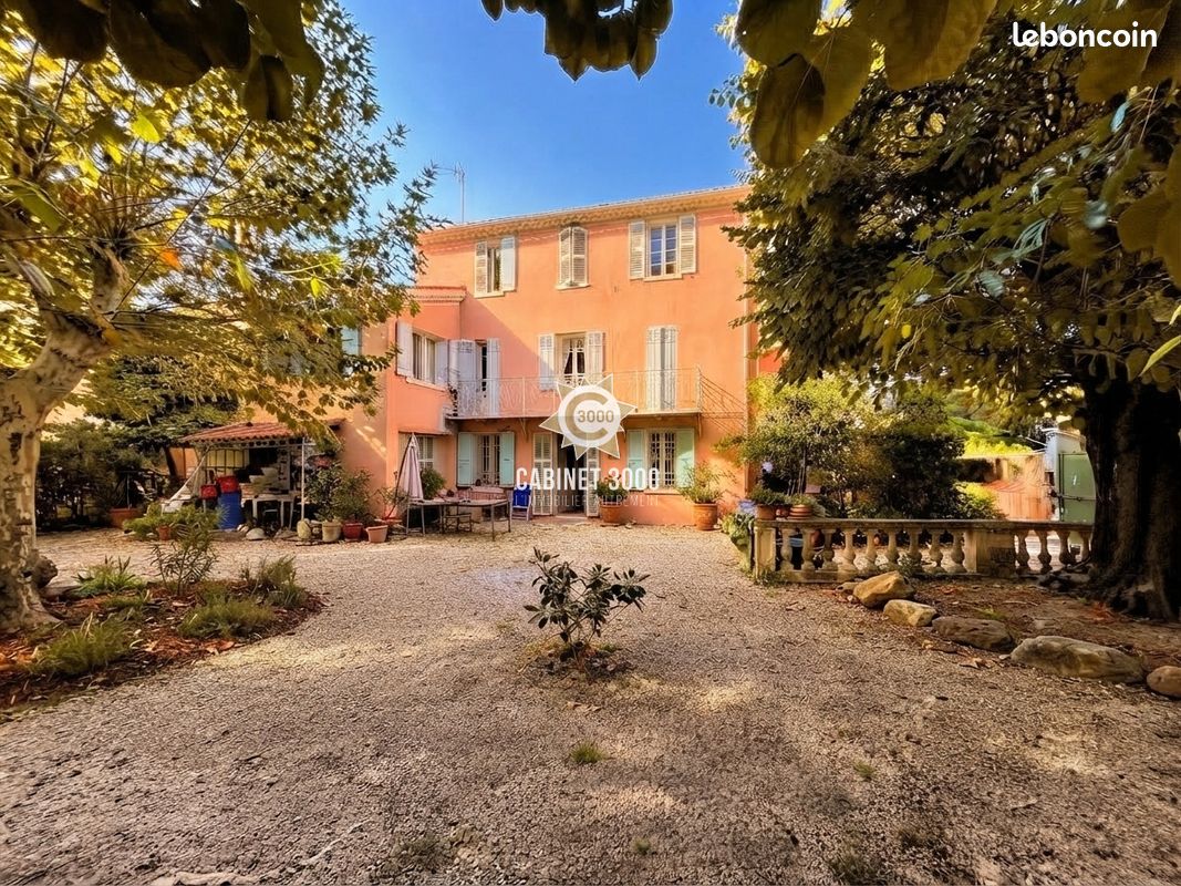 Maison 8 pièces 185 m² · à La Valette-du-Var · 185 m² · 780 000 €