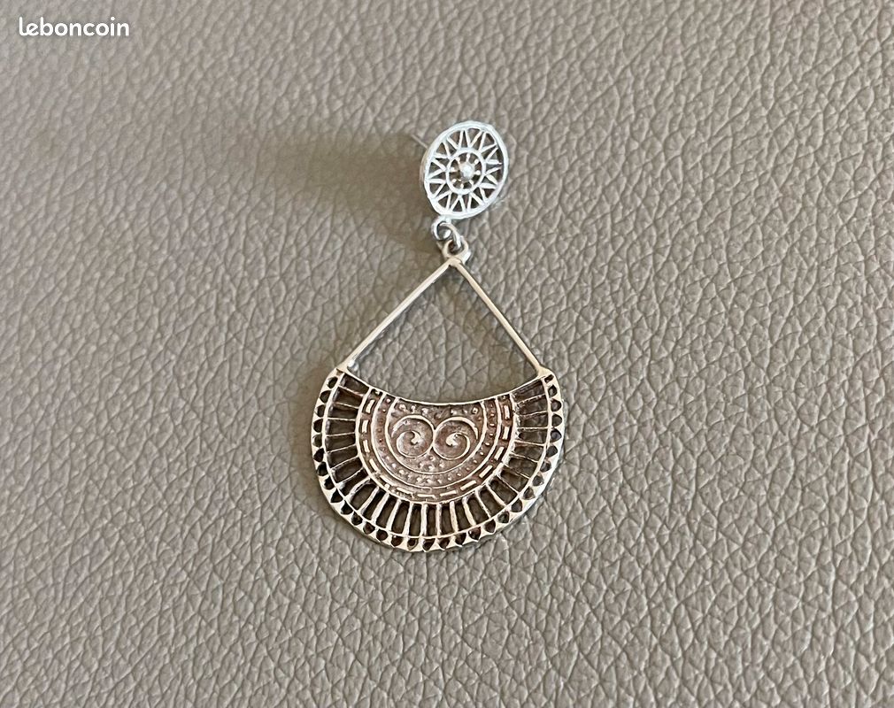 Très jolie Mono Boucle d'oreille en argent (image 1)