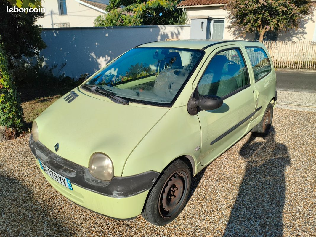 Av renault twingo essence bon état (image 1)