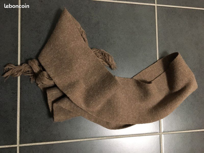 Écharpe brune avec franges (image 2)