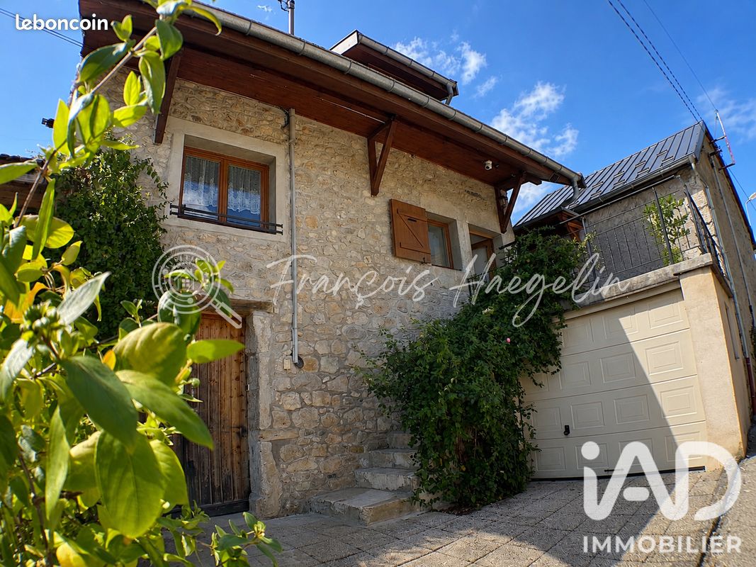 Maison 5 pièces 96 m² · à Anglefort · 96 m² · 252 000 €