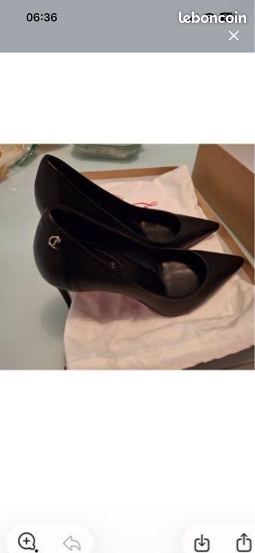 Escarpin Louboutin taille 36 (image 1)