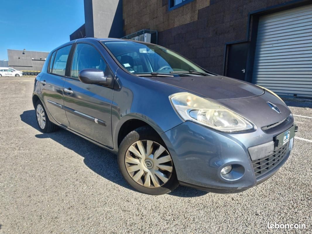 Renault Clio III 1.5 dCi 85ch Business Eco² 98g 5p Entretien à jour (image 4)