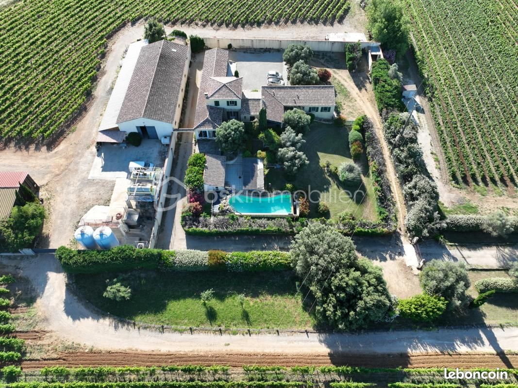 Maison 10 pièces 550 m² · à Beauvoisin · 550 m² · 1 630 000 €