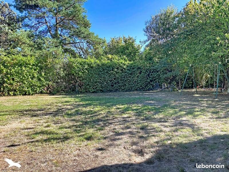 Terrain 1220 m² · à Saint-Jean · 224 000 €