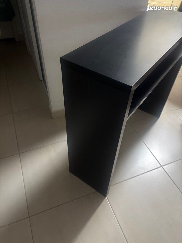 Console (image 2)