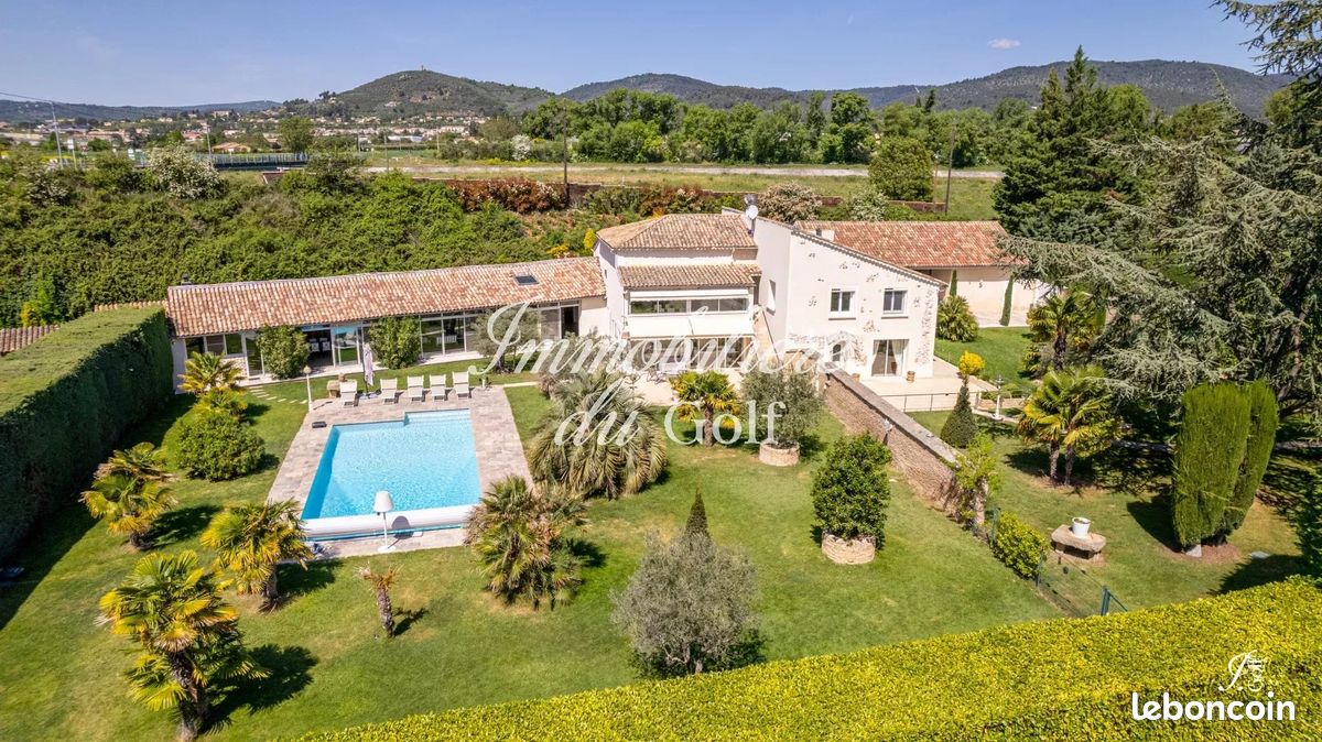 Maison 8 pièces 574 m² · à Manosque · 574 m² · 1 375 000 €