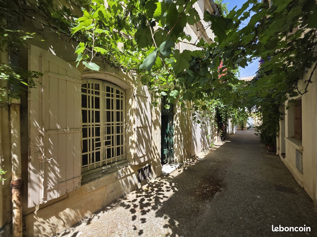 Maison 12 pièces 230 m² · à Arles · 230 m² · 549 000 €