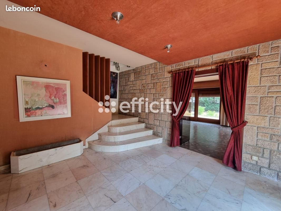 Maison 11 pièces 272 m² (image 8)