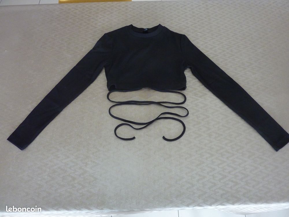 Tee-shirt court à lanières, crop-top noir manches longues Shein