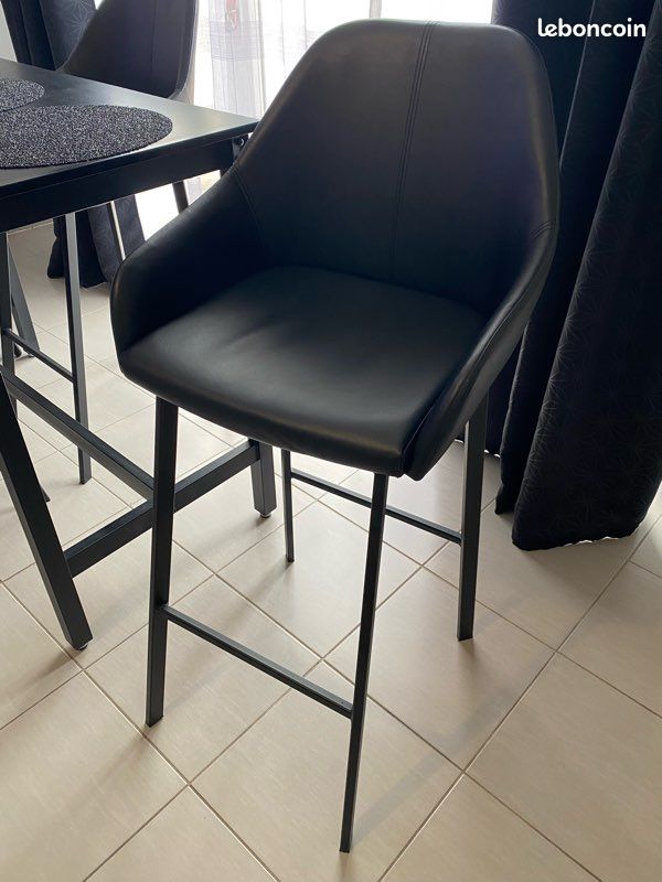 Table à manger et chaises (image 4)